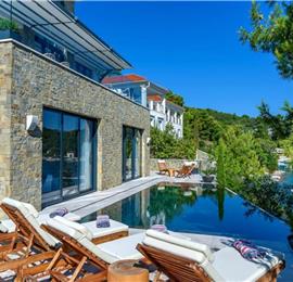 Spectacular 4 Bedroom Luxury Villa with Infinity Pool on Brac Island, sleeps 8